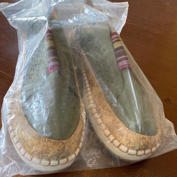 Women’s causal shoes, sage green - Picture 4 of 4